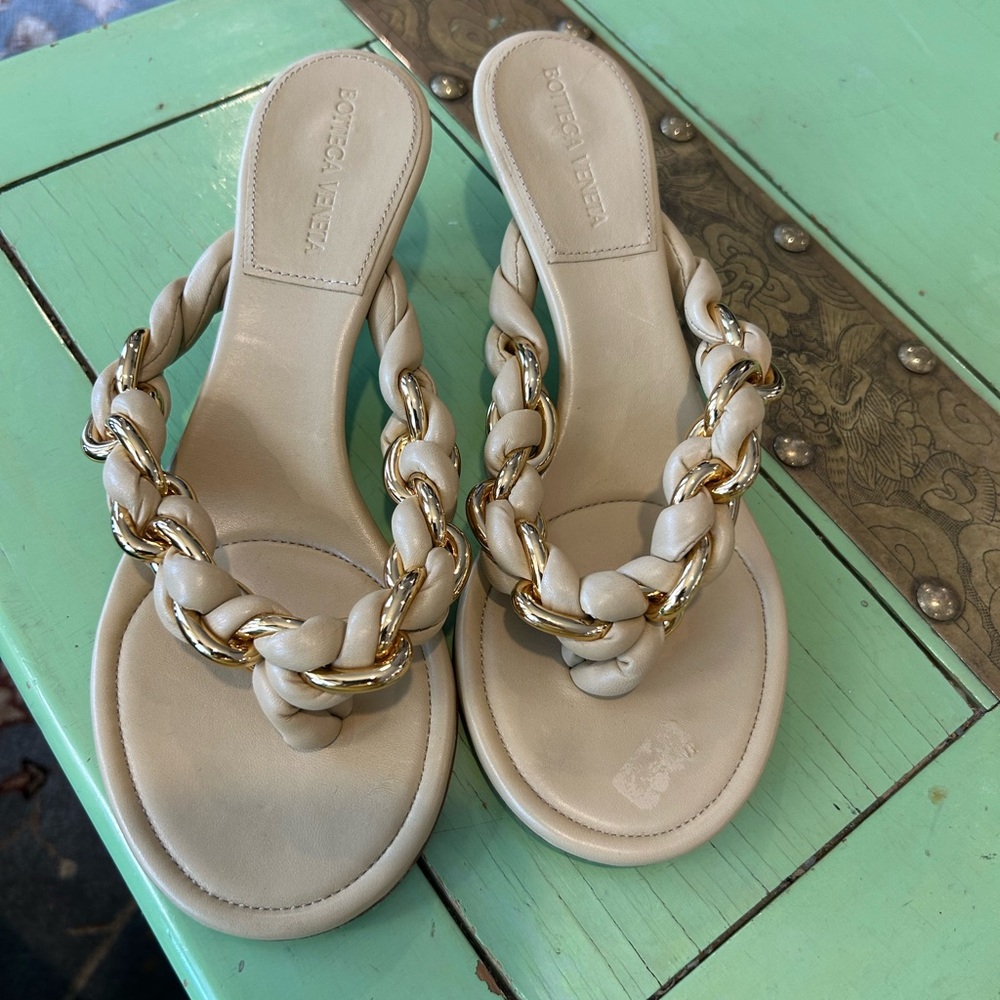 Dolce Vita Cream and Gold Women's Sandals